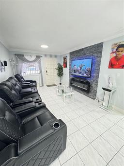 Picture of 2246 W 74Th St # 10, Hialeah, FL 33016