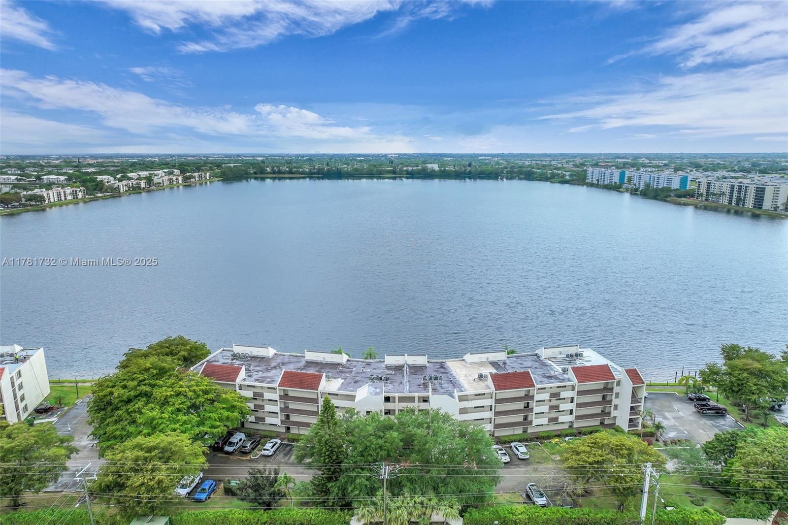 Picture of 110 Lake Emerald Dr # 404, Oakland Park, FL 33309