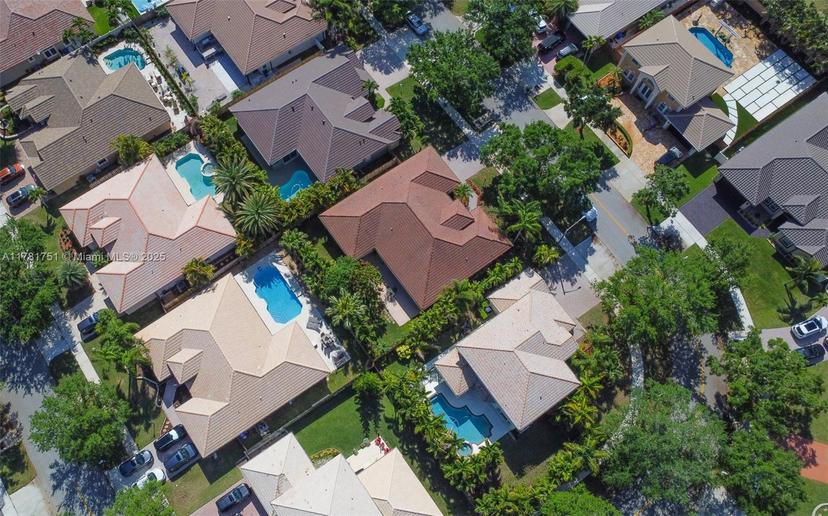 Picture of 16547 Mariposa Cir S, Pembroke Pines FL 33331