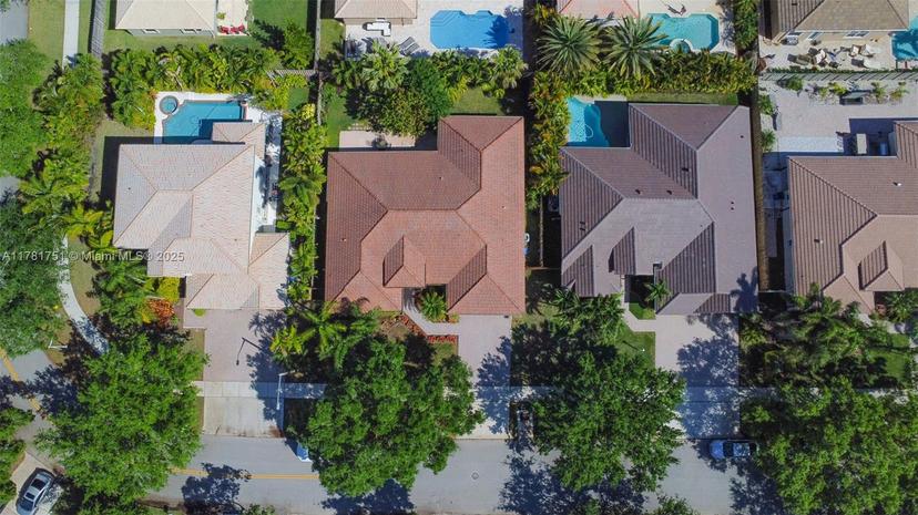 Picture of 16547 Mariposa Cir S, Pembroke Pines FL 33331