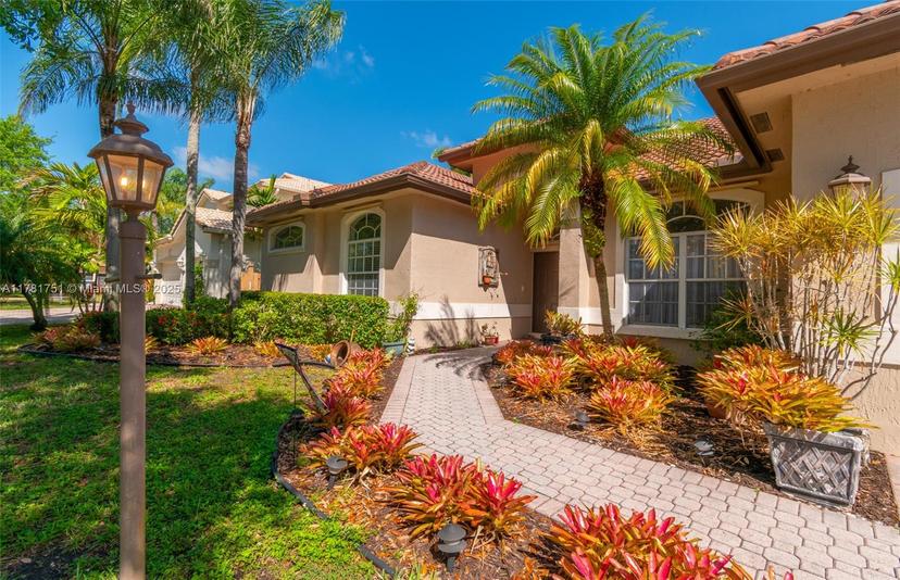 Picture of 16547 Mariposa Cir S, Pembroke Pines FL 33331