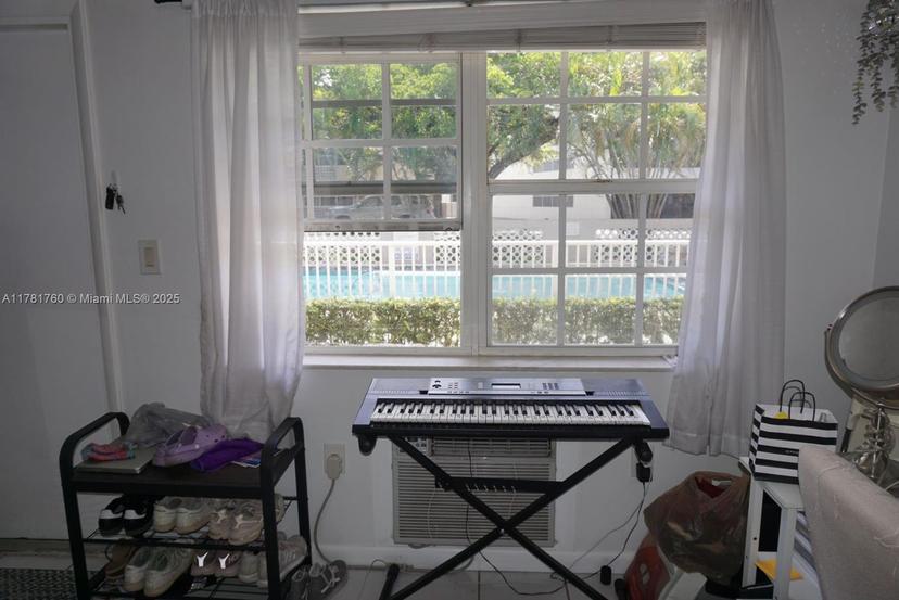 Picture of 6565 Santona St # B5, Coral Gables FL 33146