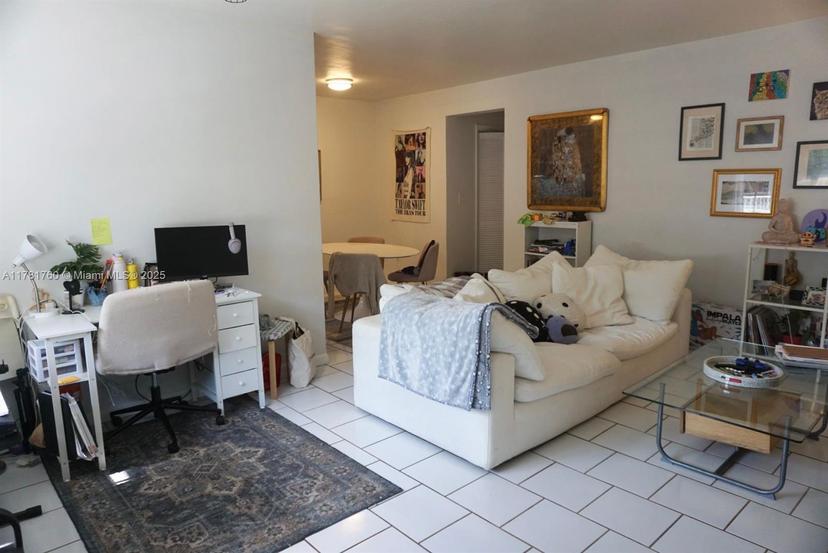Picture of 6565 Santona St # B5, Coral Gables FL 33146