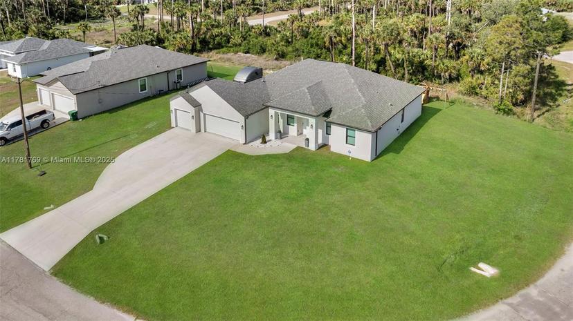 Picture of 1158 E Benbow Cir, La Belle FL 33935