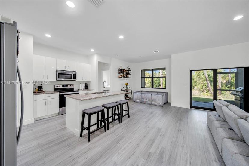 Picture of 1158 E Benbow Cir, La Belle FL 33935