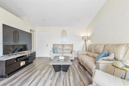 Picture of 6340 NW 198Th Ter, Hialeah, FL 33015