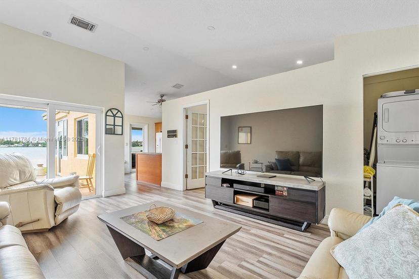 Picture of 6340 NW 198Th Ter, Hialeah FL 33015