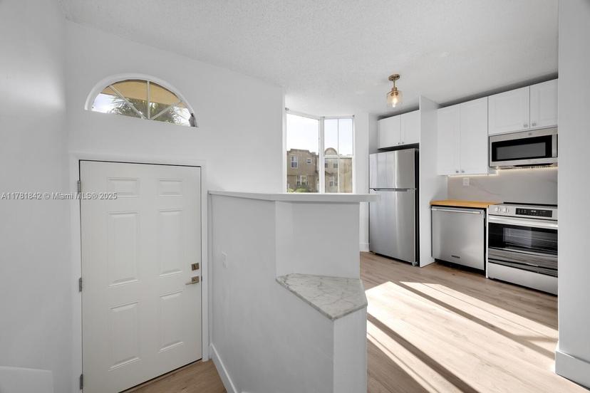 Picture of 390 NW 86Th Ct # 803, Miami FL 33126