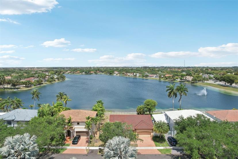 Picture of 8749 NW 189Th Ter, Hialeah FL 33018