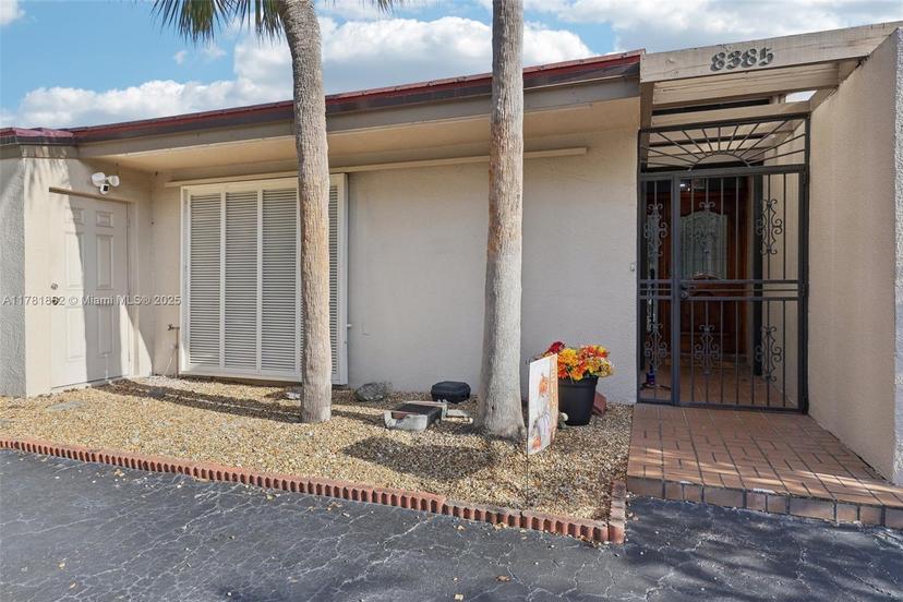 Picture of 8385 Rednock Ln, Miami Lakes FL 33016