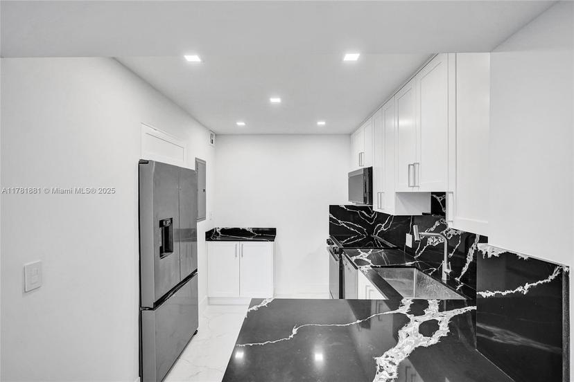 Picture of 3625 N Country Club Dr # 2310, Aventura FL 33180