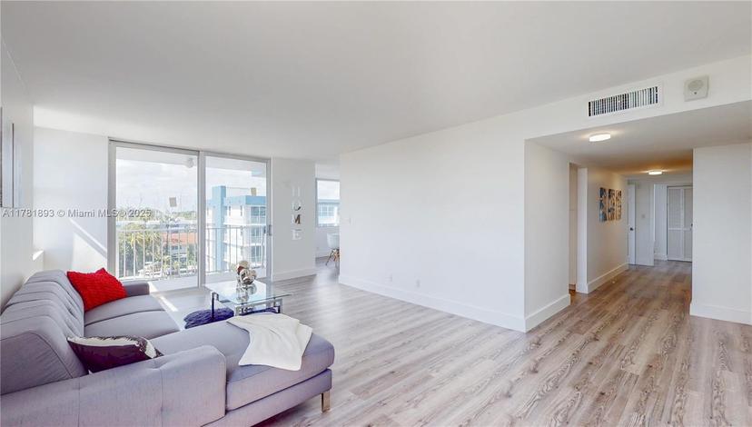 Picture of 16570 NE 26Th Ave # 6F, North Miami Beach FL 33160