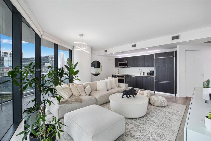 Picture of 45 SW 9Th St # 1508, Miami FL 33130