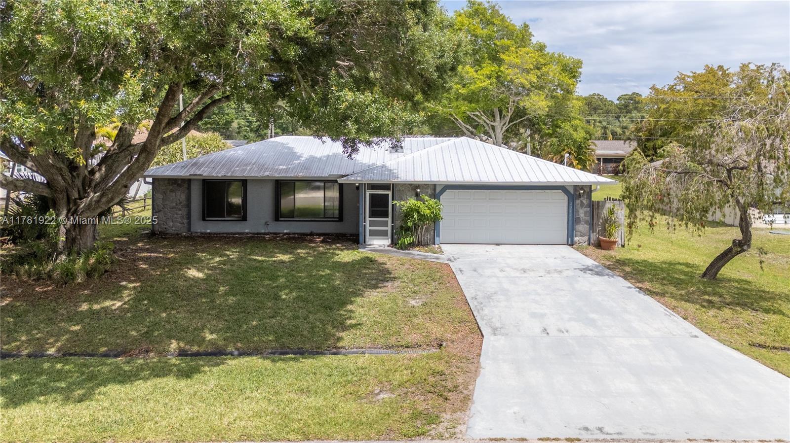 Picture of 2311 SE Fruit Ave, Port St. Lucie, FL 34952