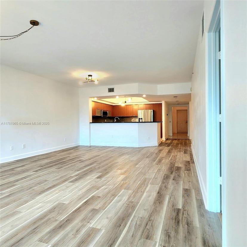 Picture of 14951 Royal Oaks Ln # 203, North Miami FL 33181