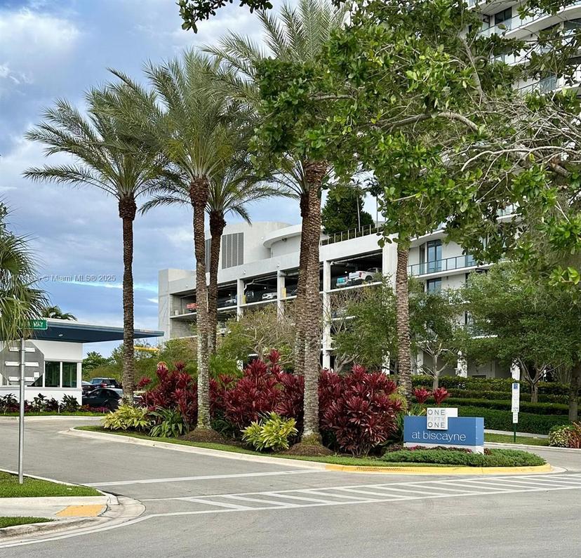 Picture of 14951 Royal Oaks Ln # 203, North Miami FL 33181
