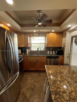 Picture of 651 Pine Dr # 305, Pompano Beach, FL 33060