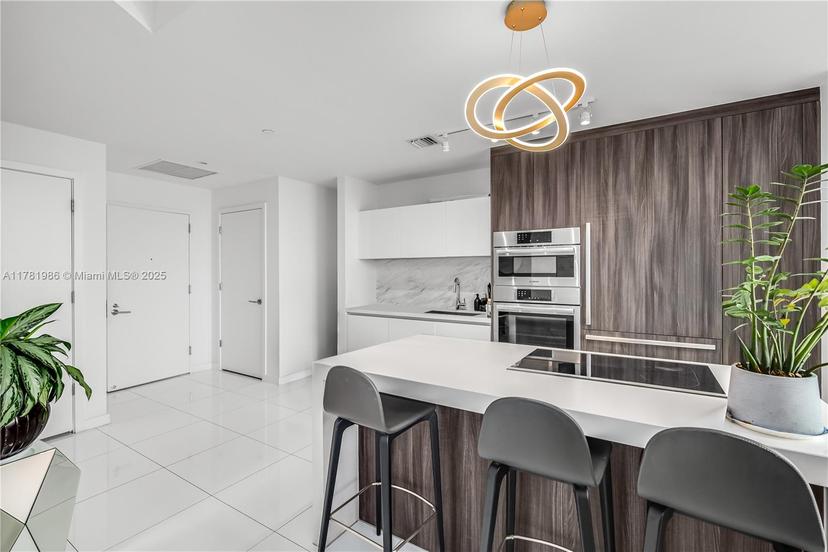 Picture of 851 NE 1St Ave # 1102, Miami FL 33132