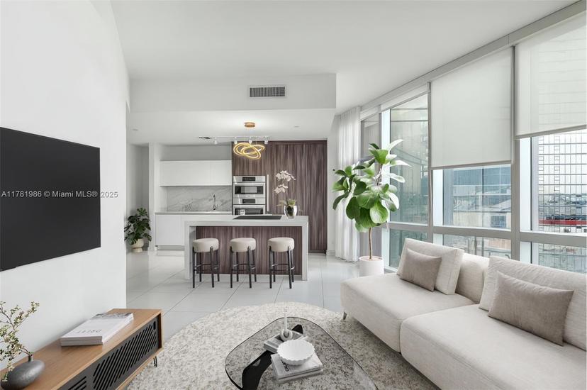Picture of 851 NE 1St Ave # 1102, Miami FL 33132