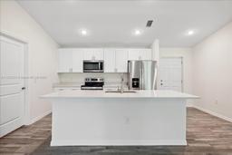 Picture of 1813 NW 16Th Ter, Cape Coral, FL 33993
