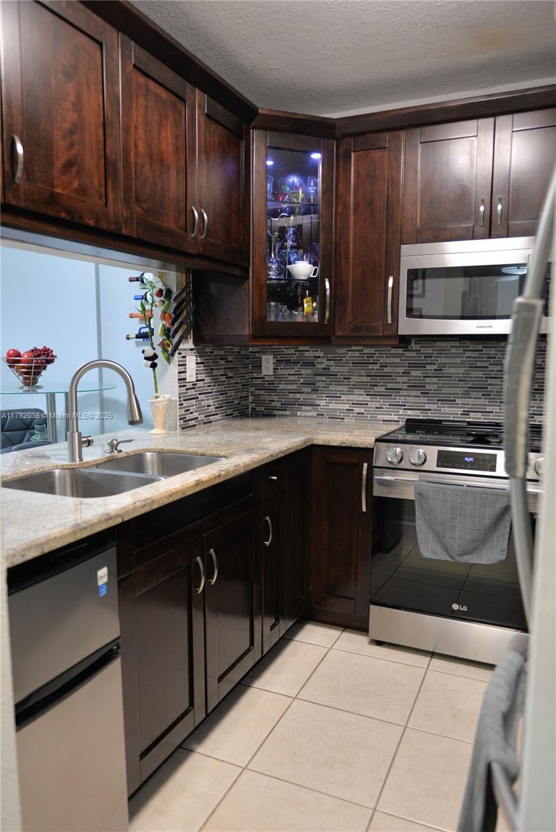 Picture of 10900 SW 104Th St # 314, Miami, FL 33176