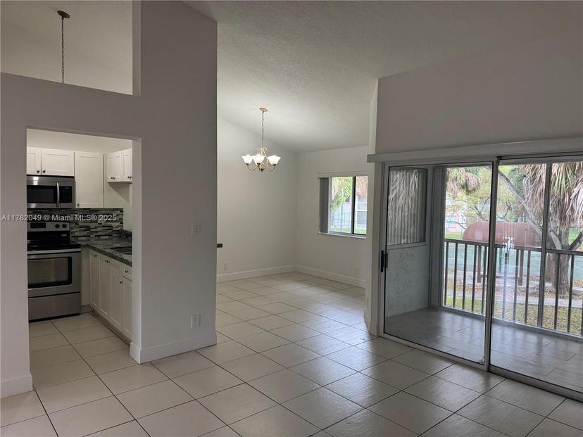 Picture of 13910 SW 91St Ter # 13910, Miami FL 33186