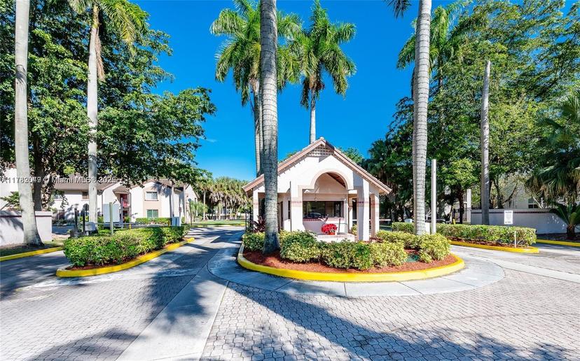 Picture of 13910 SW 91St Ter # 13910, Miami FL 33186