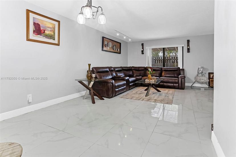 Picture of 1451 NW 112Th Ter, Pembroke Pines FL 33026