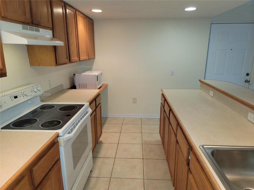 Picture of 9907 Westwood Dr # 2, Tamarac FL 33321