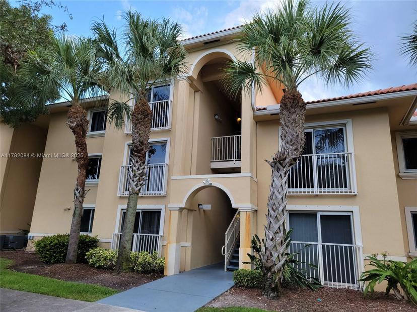 Picture of 9907 Westwood Dr # 2, Tamarac FL 33321