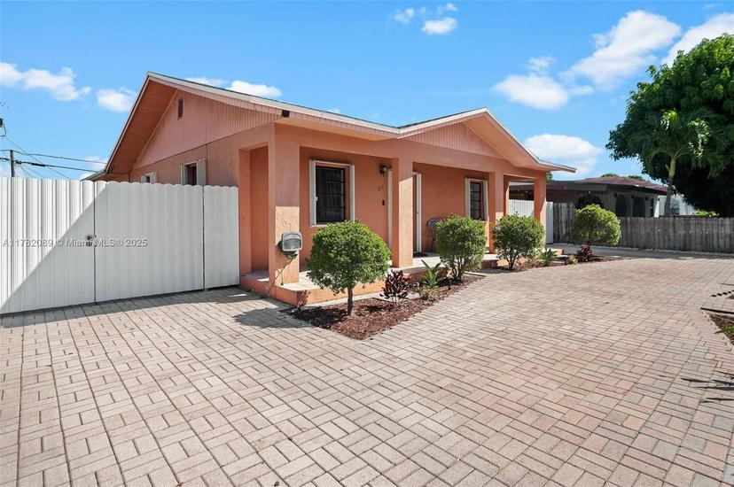 Picture of 211 E 37Th St, Hialeah FL 33013