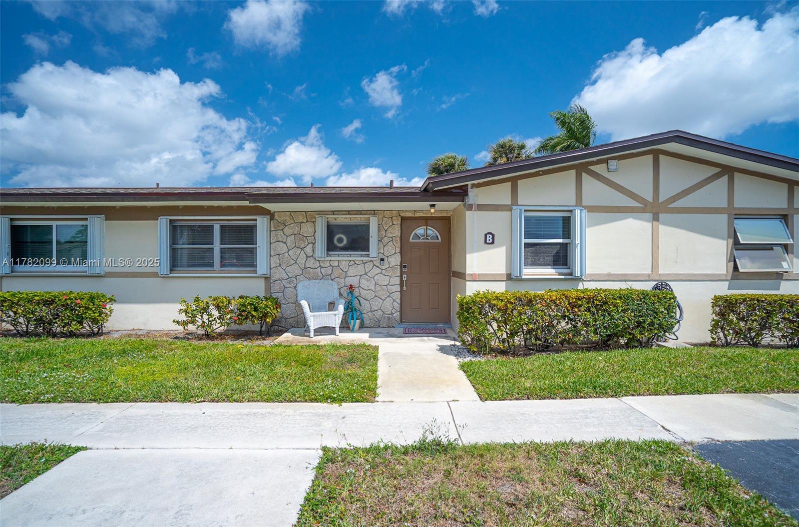 Picture of 2769 W Ashley Dr W # B, West Palm Beach, FL 33415