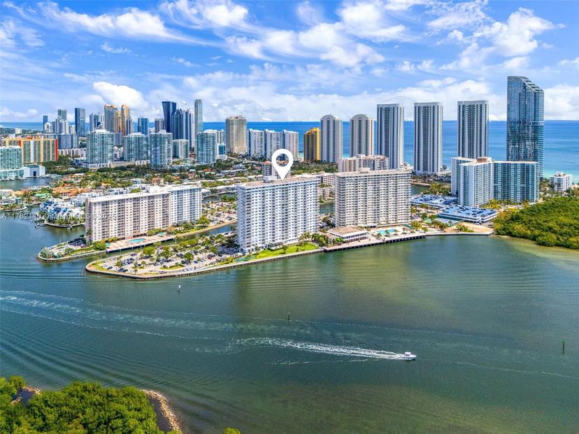 Picture of 500 Bayview Dr # 1418, Sunny Isles Beach FL 33160