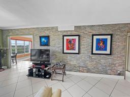 Picture of 3050 N Palm Aire Dr # 701, Pompano Beach, FL 33069