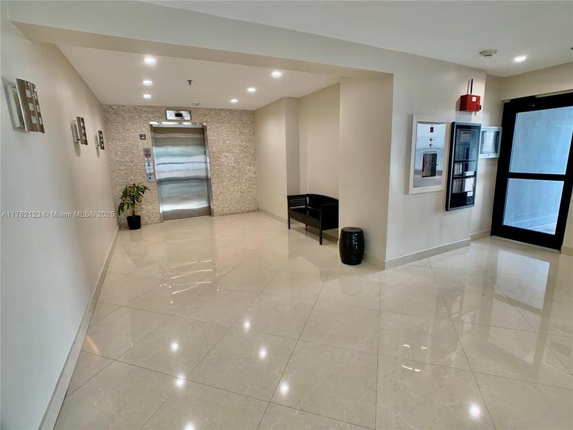 Picture of 555 NE 30Th St # 1004, Miami FL 33137