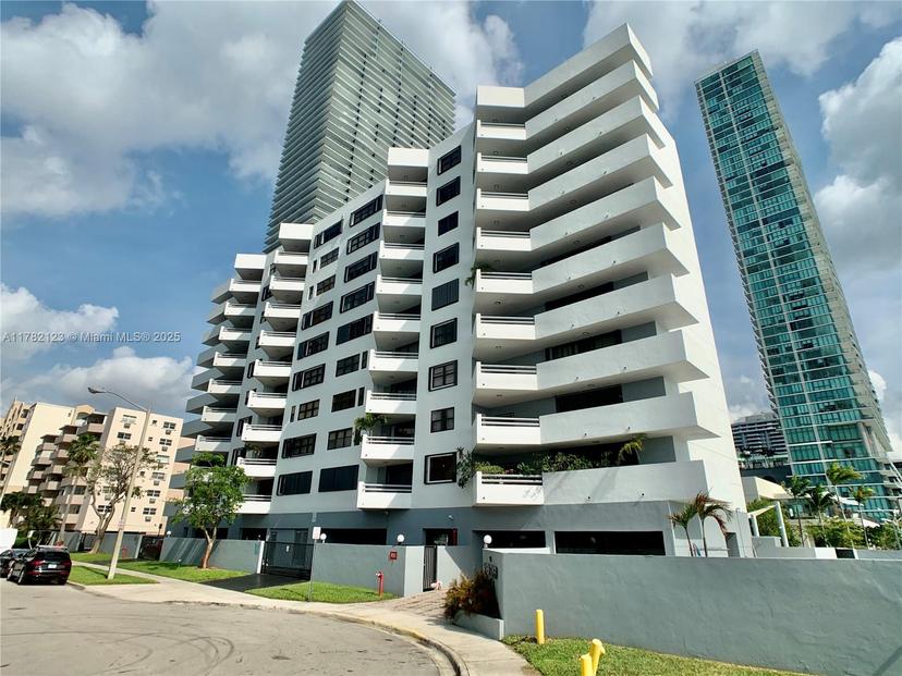 Picture of 555 NE 30Th St # 1004, Miami FL 33137