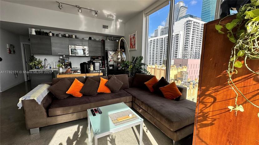 Picture of 151 SE 1St St # 1711, Miami FL 33131