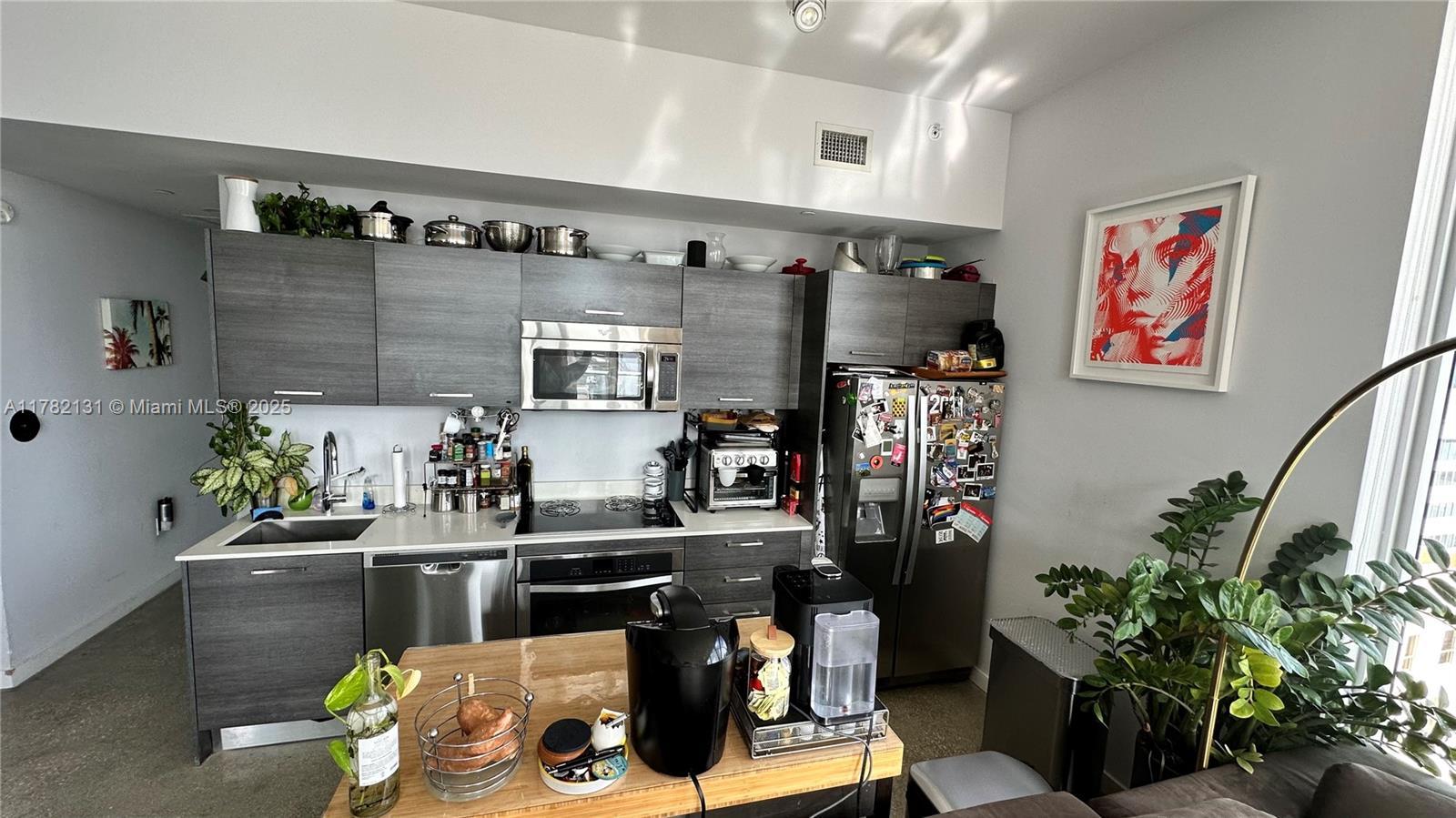 Picture of 151 SE 1St St # 1711, Miami, FL 33131