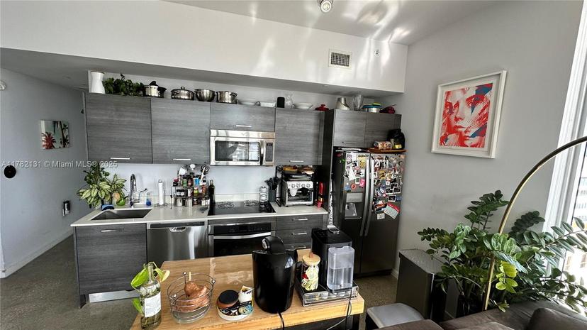Picture of 151 SE 1St St # 1711, Miami FL 33131