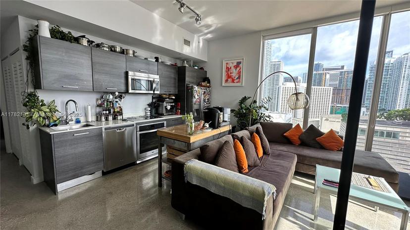 Picture of 151 SE 1St St # 1711, Miami FL 33131