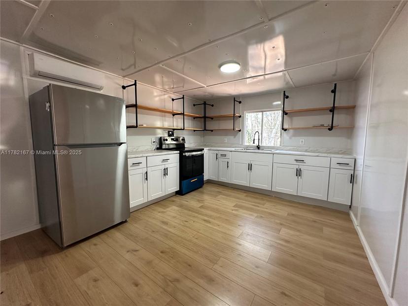 Picture of 22 Siesta Ln, Other City - In The State Of Florida FL 33960