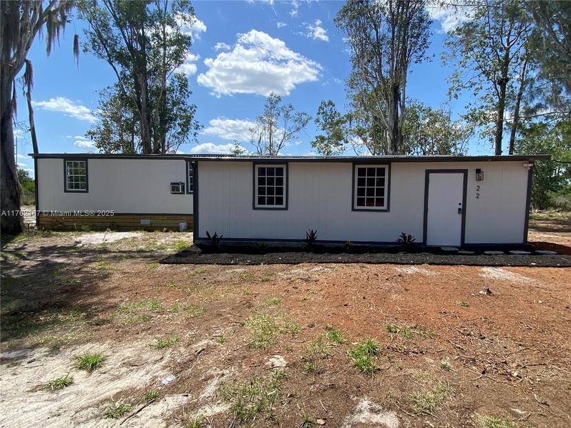 Picture of 22 Siesta Ln, Other City - In The State Of Florida FL 33960