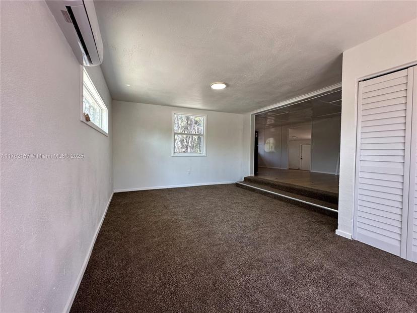 Picture of 22 Siesta Ln, Other City - In The State Of Florida FL 33960