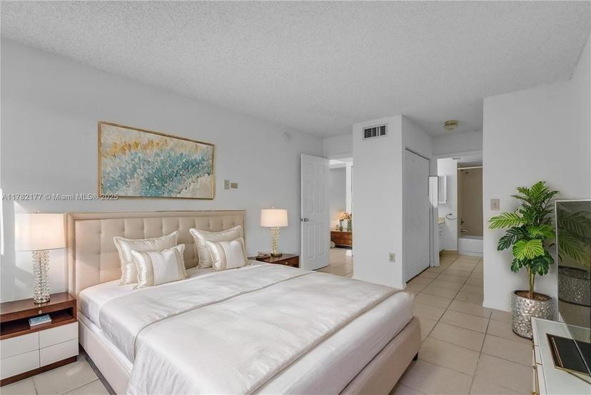 Picture of 6272 NW 186Th St # 211, Hialeah FL 33015