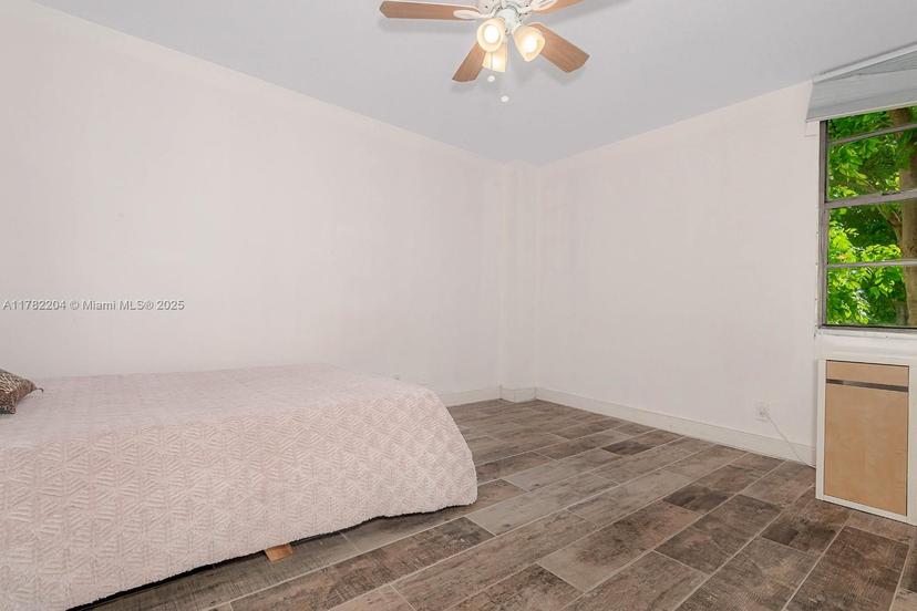 Picture of 3401 N Country Club Dr # 117, Aventura FL 33180
