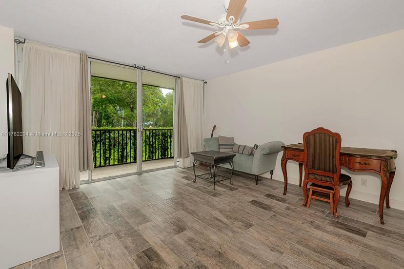 Picture of 3401 N Country Club Dr # 117, Aventura FL 33180