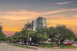 Picture of 6900 Bay Dr # B, Miami Beach, FL 33141