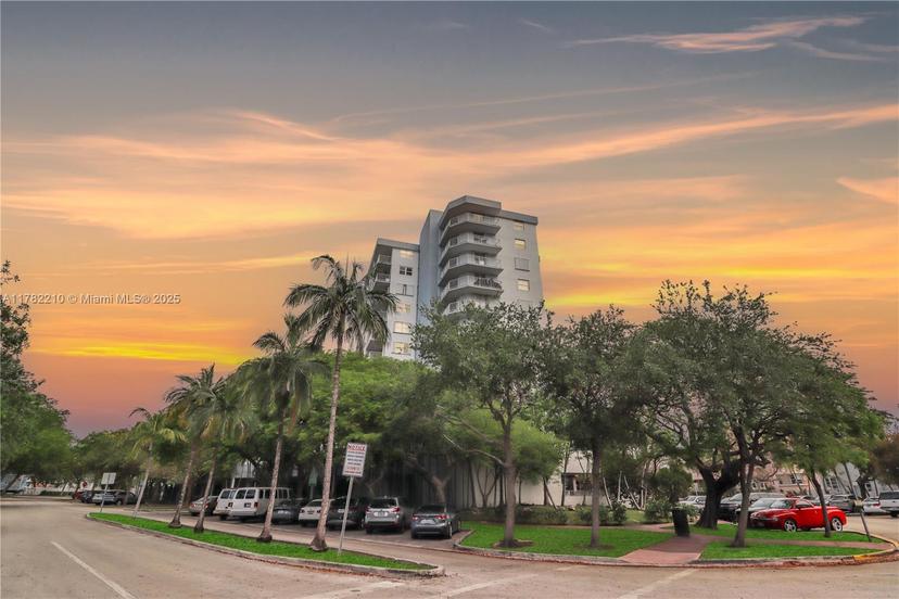Picture of 6900 Bay Dr # B, Miami Beach FL 33141