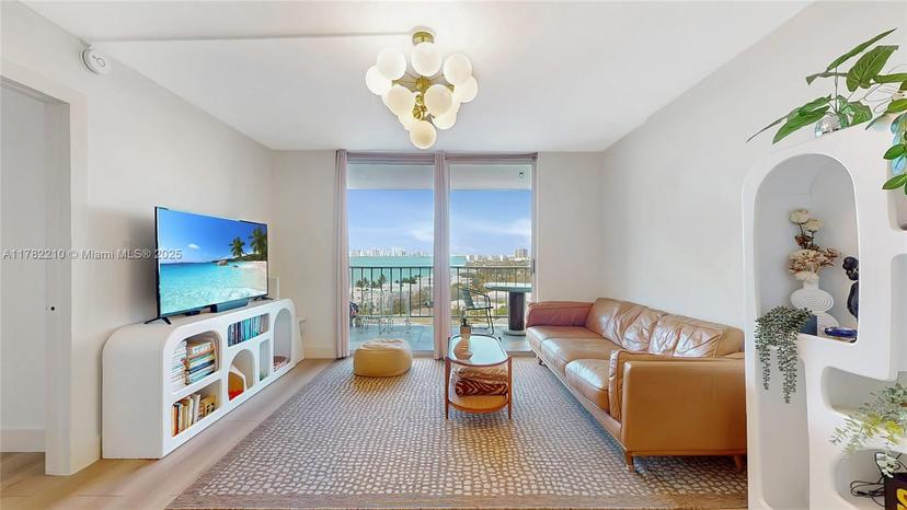 Picture of 6900 Bay Dr # B, Miami Beach FL 33141