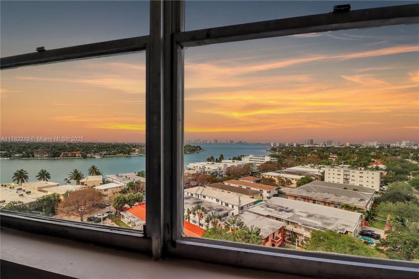 Picture of 6900 Bay Dr # B, Miami Beach FL 33141